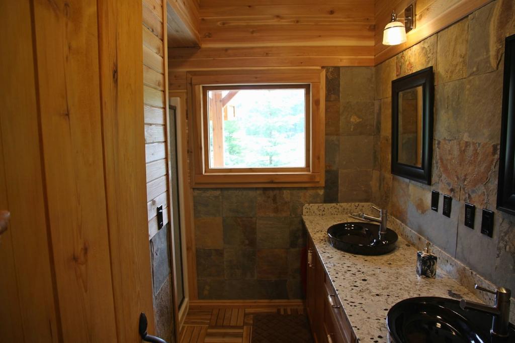 Ldr Lodge - Last Dollar Ranch Smithers Exterior foto